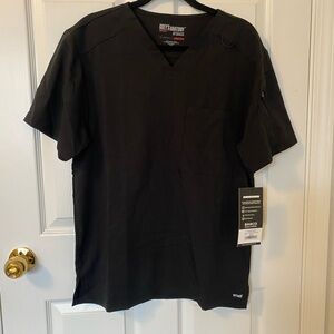NEW WITH TAGS Men’s 2-pocket tuck in crossover v-neck scrub top